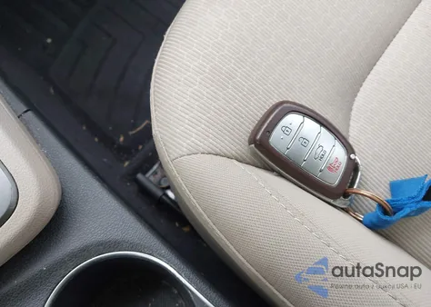 2018 Hyundai Elantra Value Edition z USA, uszkodzony, nr VIN 5NPD84LF3JH229231